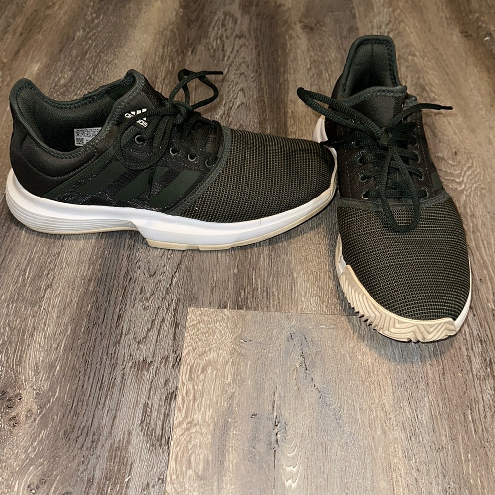 Adidas Sneakers